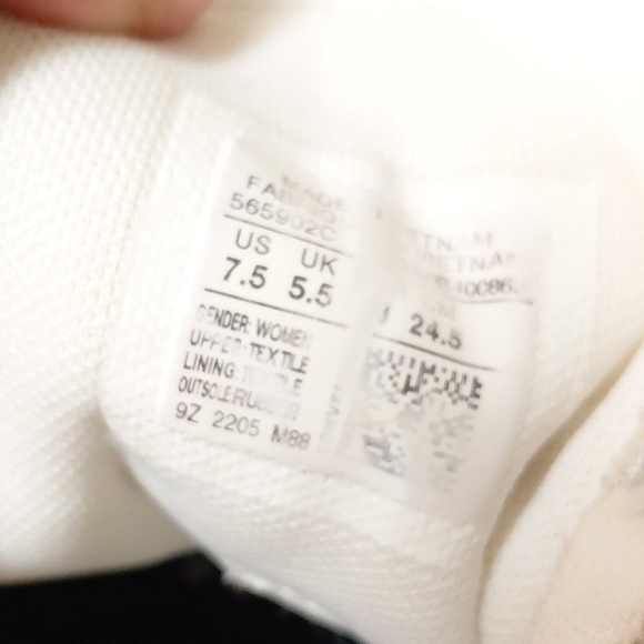 Converse Women's White Chunky Lugsole Hightop Laceup Sneakers Size 7.5 - Picture 10 of 11